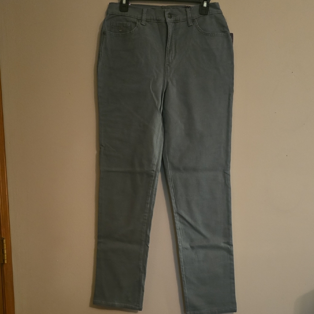 Gloria Vanderbilt Women's Size‎ 8 Amanda Sage Green Slimming Soft Touch Jeans